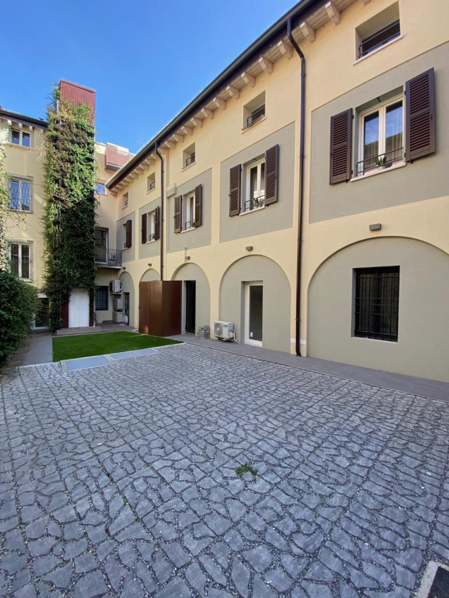 Malvezzi24 Boutique Rooms Desenzano del Garda Exterior photo